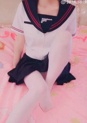 双马尾萝莉萌白酱制服白丝各种挑逗诱惑